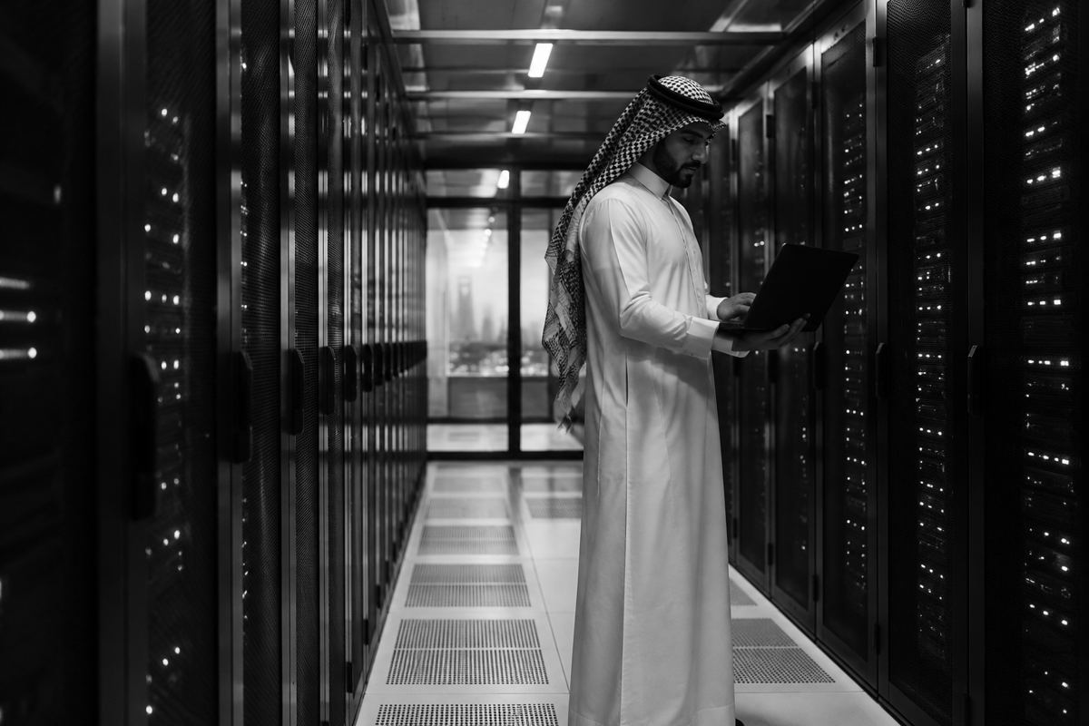 المواقع والتطبيقات والمتاجر الإلكترونية — 7